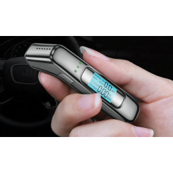 L’etilometro portatile Lostech è un dispositivo compatto progettato per misurare con precisione il livello di alcol